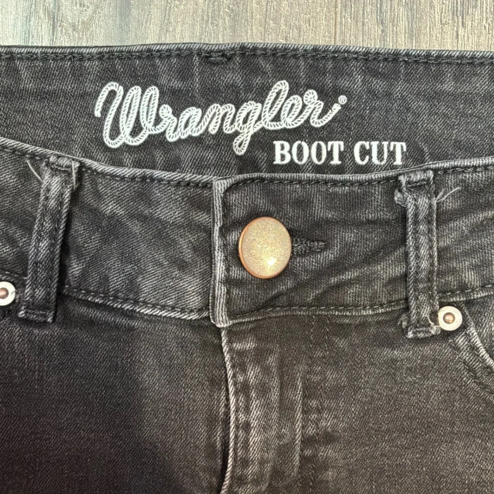 Wrangler Womens Distressed Denim‎ Shorts Black Frayed Hem Boot Cut Size 3